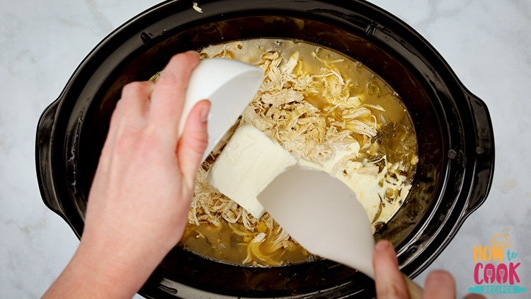 What is the difference between white chili and regular chili